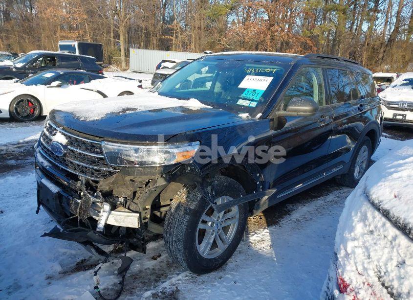 Photo 2 of 2021 Ford Explorer XLT (VIN 1FMSK8DHXMGC13905)