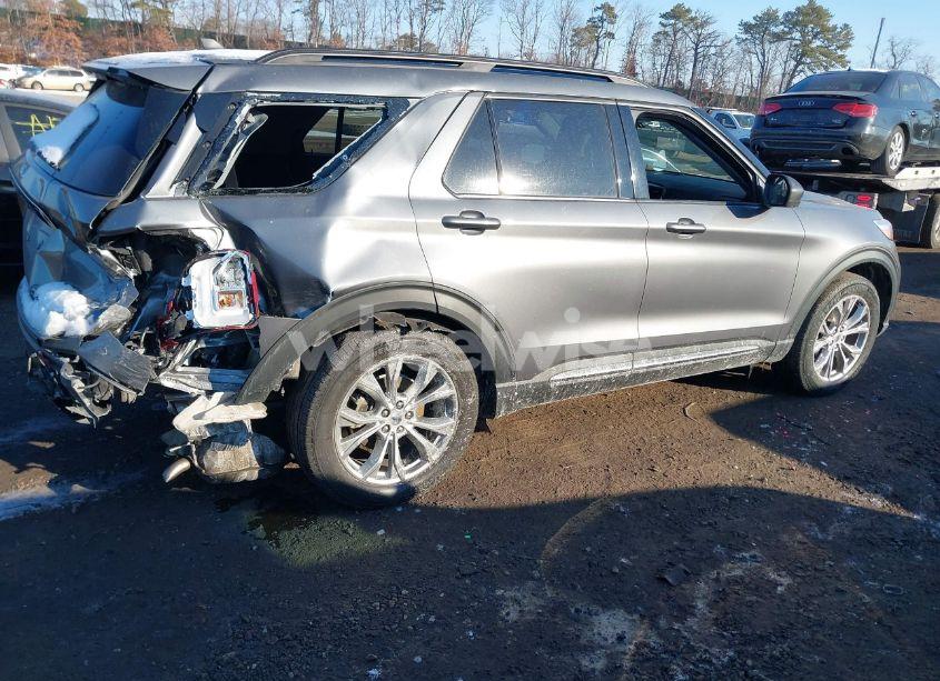 Photo 4 of 2022 Ford Explorer XLT (VIN 1FMSK8DHXNGA44387)