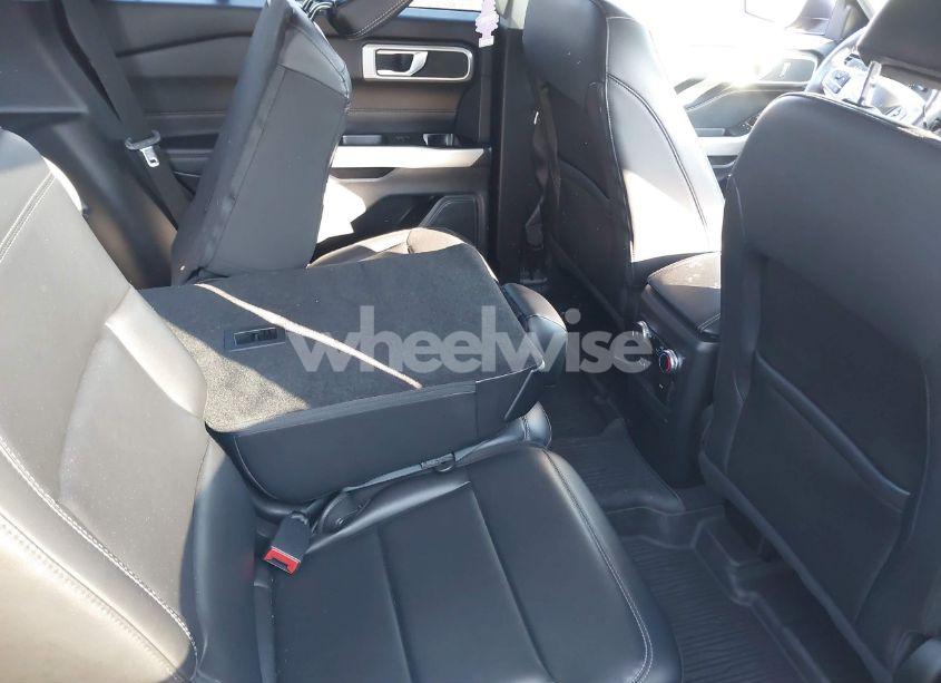 Photo 8 of 2022 Ford Explorer XLT (VIN 1FMSK8DHXNGA44387)