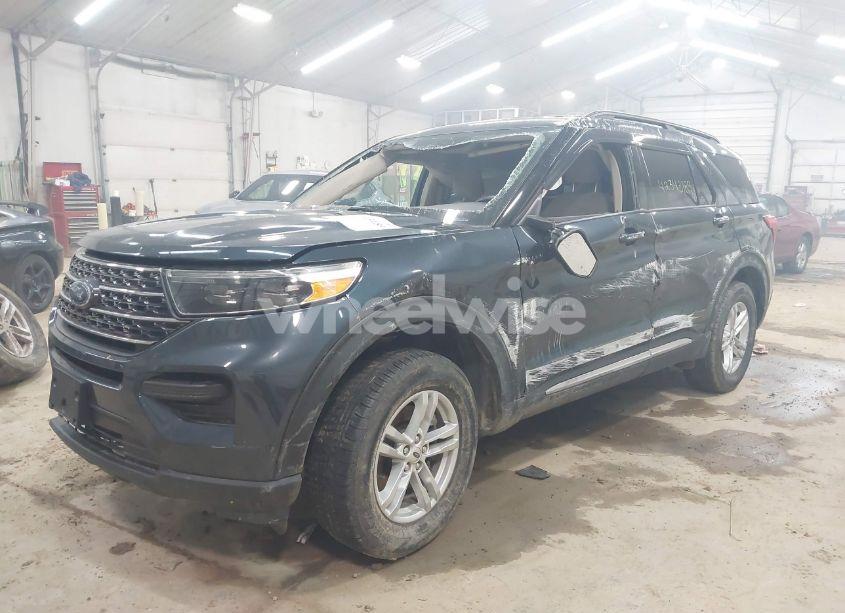 Photo 2 of 2022 Ford Explorer XLT (VIN 1FMSK8DHXNGB87162)
