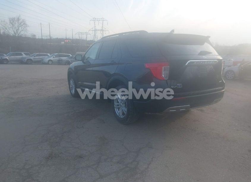 Photo 3 of 2022 Ford Explorer XLT (VIN 1FMSK8DHXNGC37574)