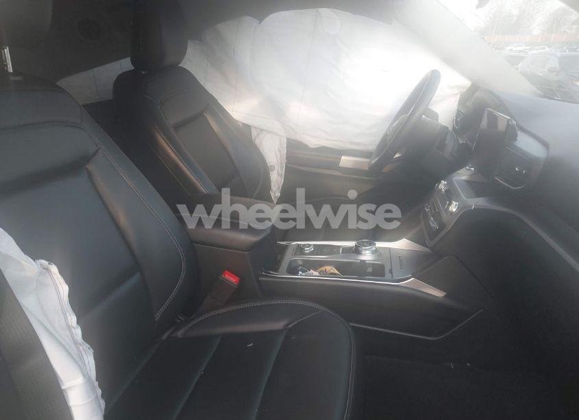 Photo 5 of 2022 Ford Explorer XLT (VIN 1FMSK8DHXNGC37574)