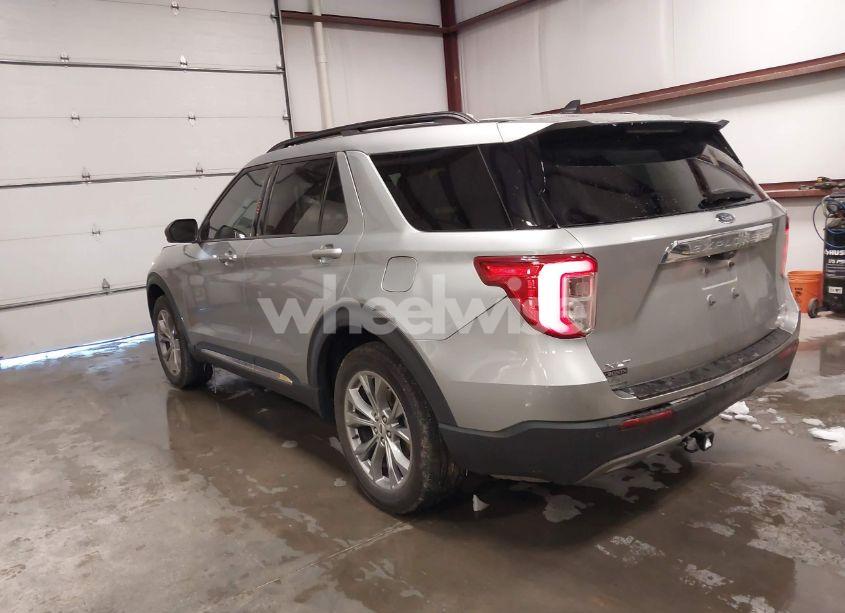 Photo 3 of 2022 Ford Explorer XLT (VIN 1FMSK8DHXNGC38255)