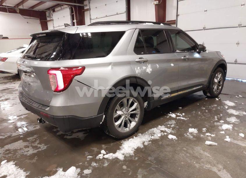 Photo 4 of 2022 Ford Explorer XLT (VIN 1FMSK8DHXNGC38255)