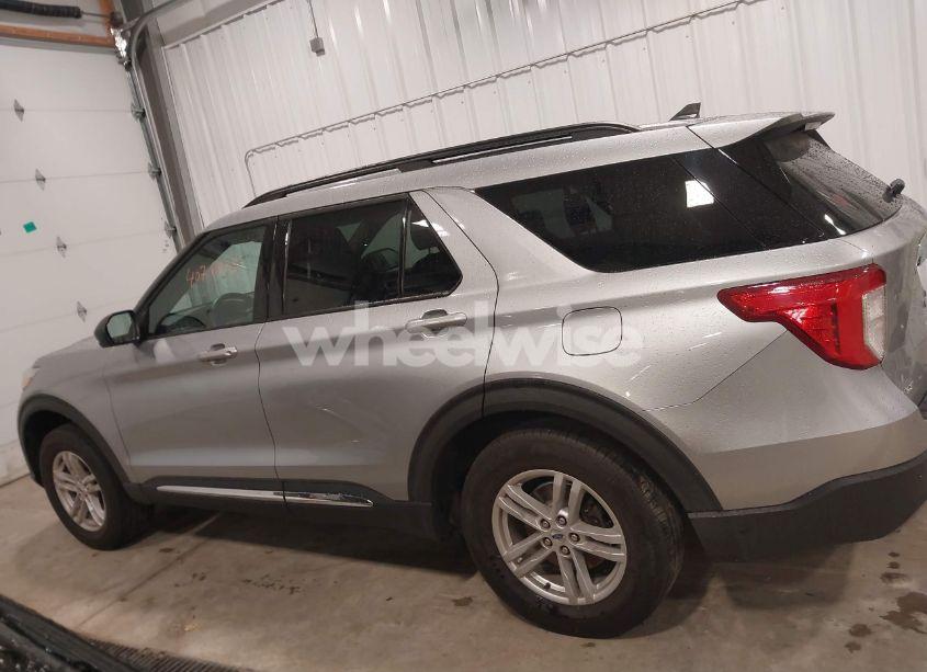 Photo 14 of 2022 Ford Explorer XLT (VIN 1FMSK8DHXNGC47571)