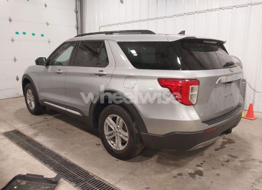 Photo 3 of 2022 Ford Explorer XLT (VIN 1FMSK8DHXNGC47571)