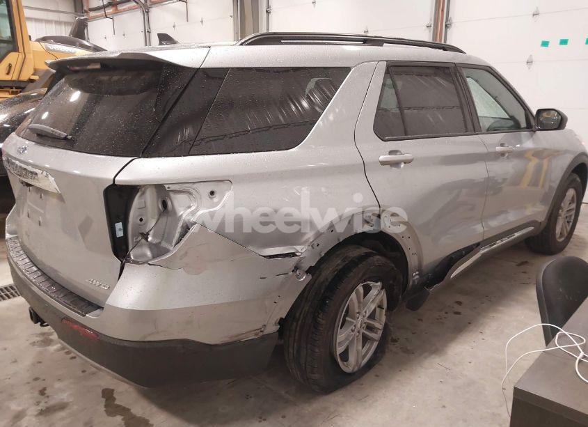 Photo 4 of 2022 Ford Explorer XLT (VIN 1FMSK8DHXNGC47571)