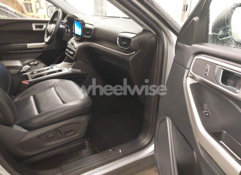 Photo 5 of 2022 Ford Explorer XLT (VIN 1FMSK8DHXNGC47571)