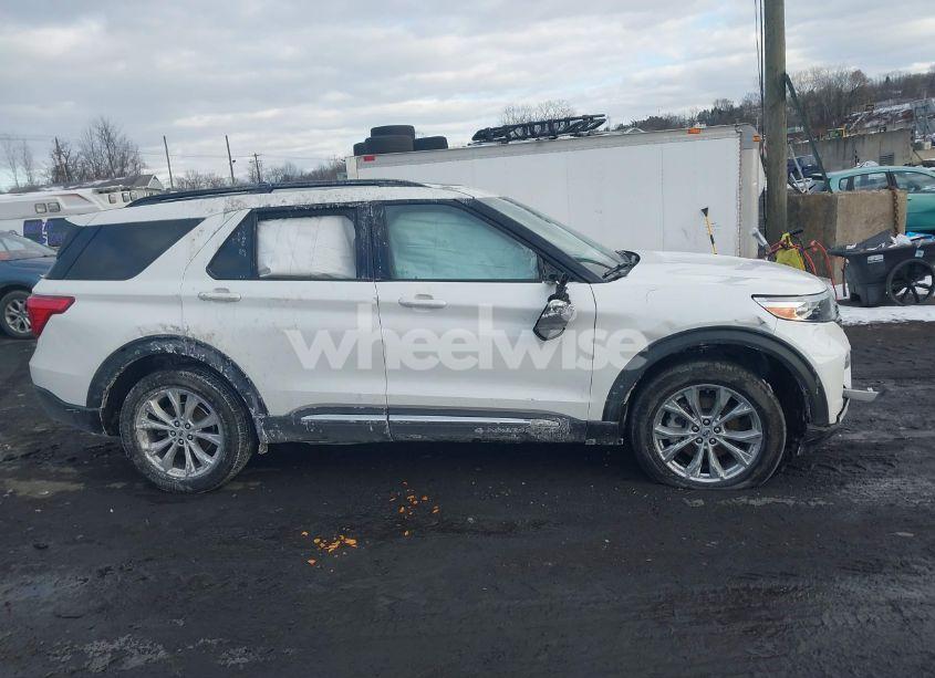 Photo 12 of 2023 Ford Explorer XLT (VIN 1FMSK8DHXPGA52489)