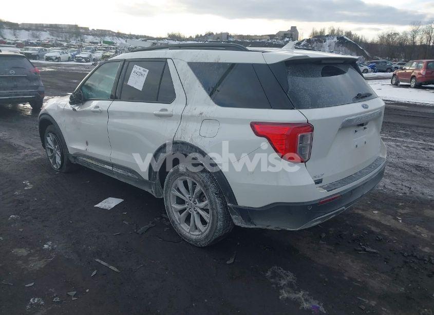 Photo 2 of 2023 Ford Explorer XLT (VIN 1FMSK8DHXPGA52489)