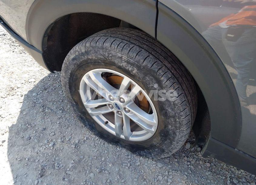 Photo 6 of 2023 Ford Explorer XLT (VIN 1FMSK8DHXPGB27823)