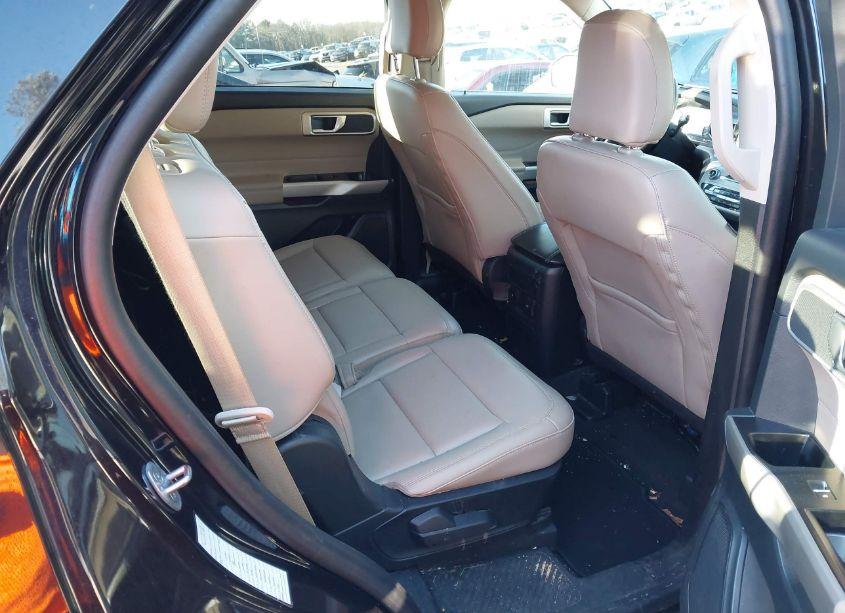 Photo 8 of 2023 Ford Explorer XLT (VIN 1FMSK8DHXPGB28051)