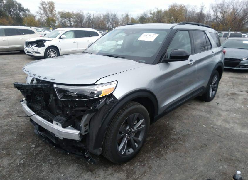 Photo 2 of 2023 Ford Explorer XLT (VIN 1FMSK8DHXPGB68002)