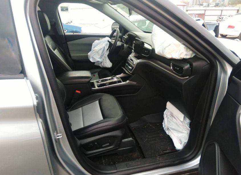 Photo 5 of 2023 Ford Explorer XLT (VIN 1FMSK8DHXPGB68002)