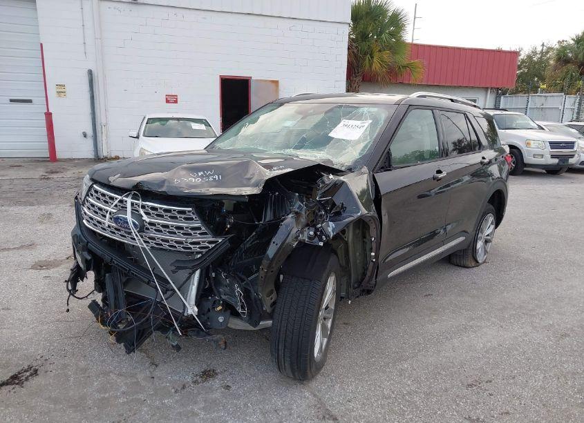 Photo 2 of 2023 Ford Explorer LIMITED (VIN 1FMSK8FH3PGB44069)