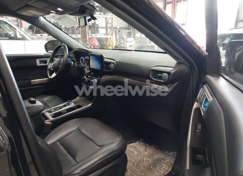 Photo 5 of 2023 Ford Explorer LIMITED (VIN 1FMSK8FH4PGA25172)