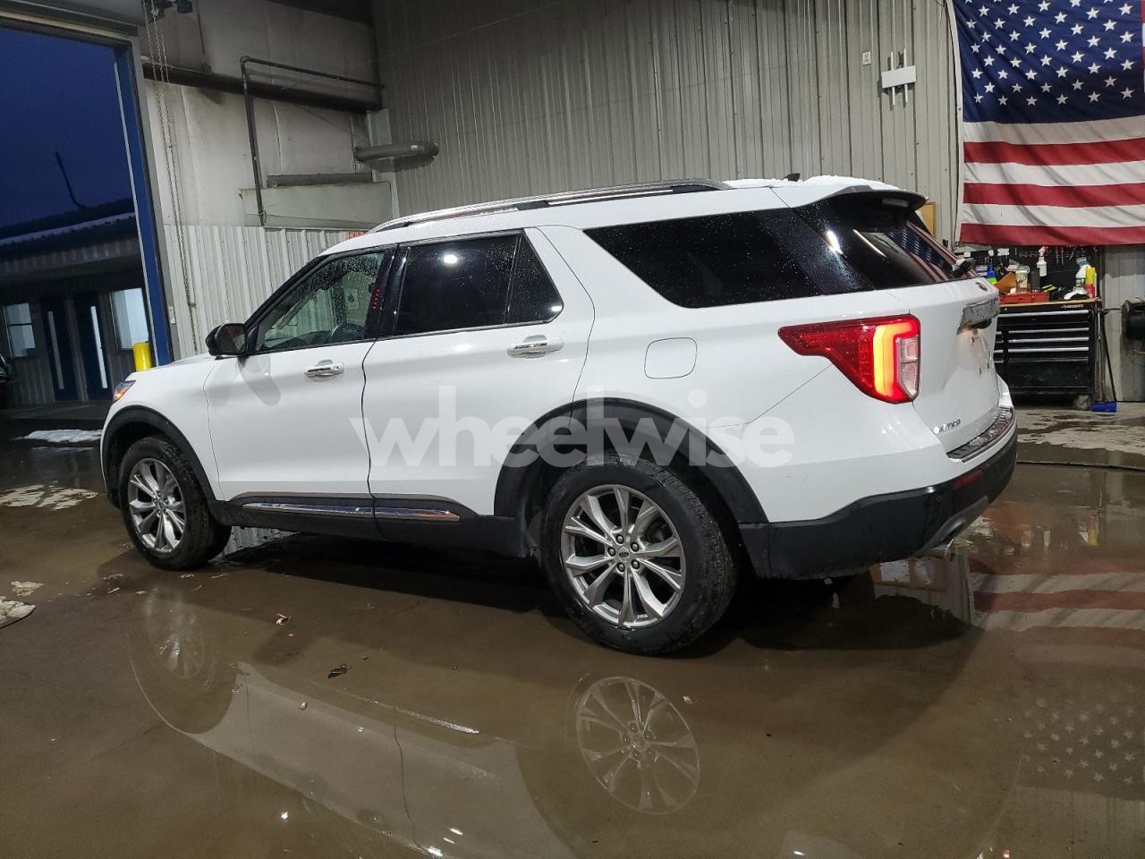 Photo 2 of 2023 FORD EXPLORER LIMITED (VIN 1FMSK8FH4PGB25613)