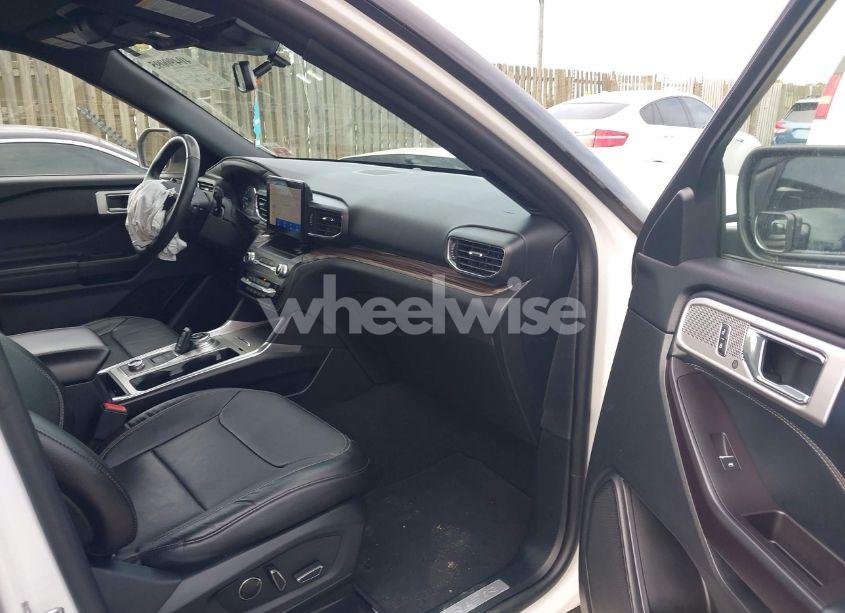 Photo 5 of 2020 Ford Explorer LIMITED (VIN 1FMSK8FHXLGB09765)