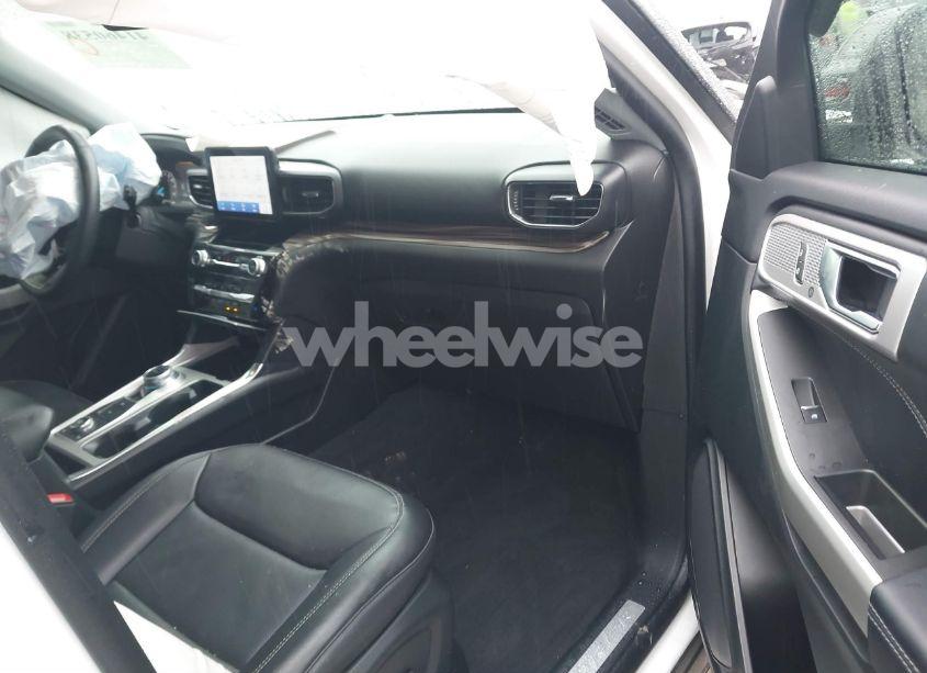 Photo 5 of 2022 Ford Explorer LIMITED (VIN 1FMSK8FHXNGB60895)