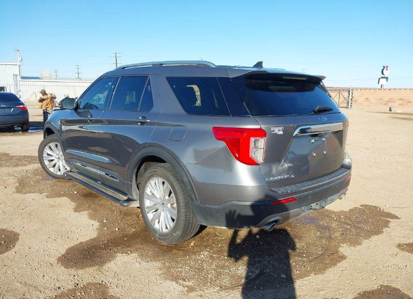 Photo 3 of 2022 Ford Explorer LIMITED (VIN 1FMSK8FHXNGC30363)