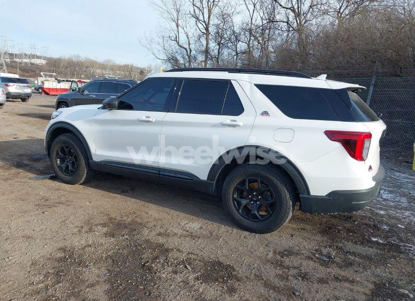 Photo 3 of 2022 Ford Explorer TIMBERLINE (VIN 1FMSK8JH2NGC03049)