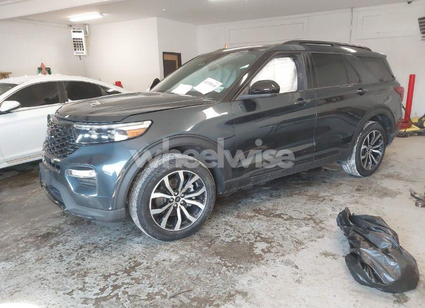 Photo 2 of 2023 Ford Explorer ST-LINE (VIN 1FMSK8KH1PGA09243)