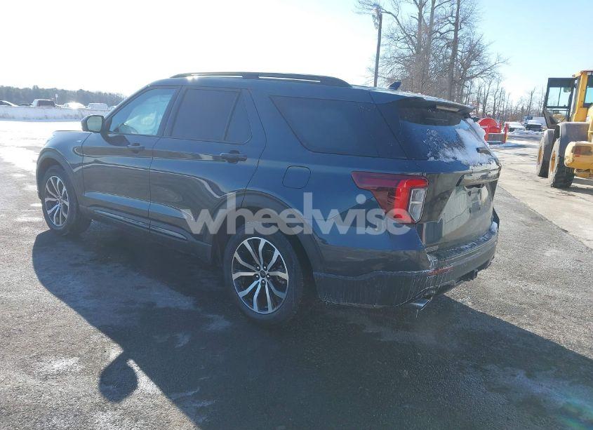 Photo 3 of 2023 Ford Explorer ST-LINE (VIN 1FMSK8KH1PGA09243)