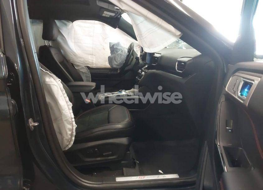 Photo 5 of 2023 Ford Explorer ST-LINE (VIN 1FMSK8KH1PGA09243)