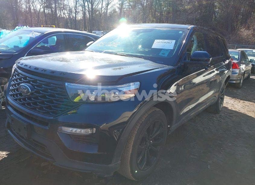 Photo 2 of 2022 Ford Explorer ST-LINE (VIN 1FMSK8KH2NGB26827)