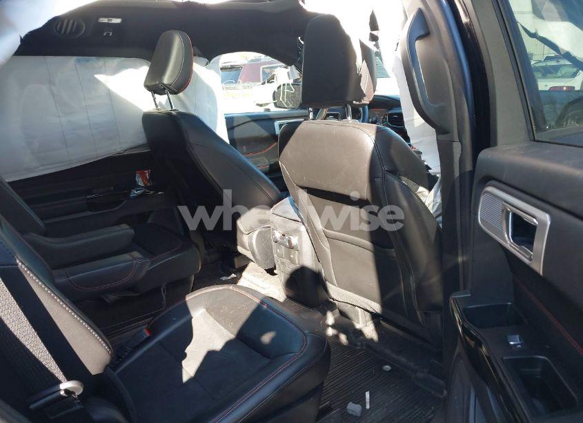 Photo 8 of 2022 Ford Explorer ST-LINE (VIN 1FMSK8KH2NGB26827)