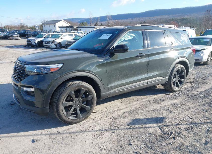 Photo 2 of 2023 Ford Explorer ST-LINE (VIN 1FMSK8KH5PGC10529)