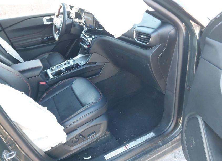 Photo 5 of 2023 Ford Explorer ST-LINE (VIN 1FMSK8KH5PGC10529)