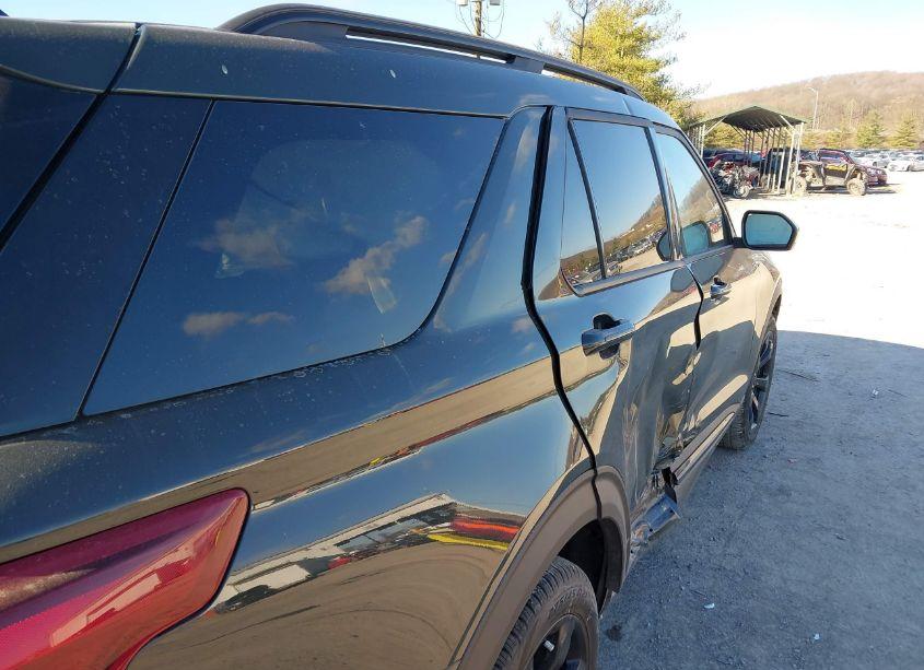 Photo 6 of 2023 Ford Explorer ST-LINE (VIN 1FMSK8KH5PGC10529)