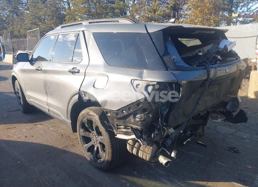 Photo 3 of 2023 Ford Explorer ST-LINE (VIN 1FMSK8KH8PGA42515)