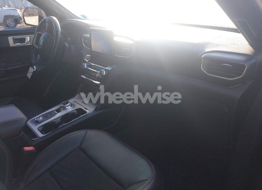 Photo 5 of 2023 Ford Explorer ST-LINE (VIN 1FMSK8KH8PGA42515)