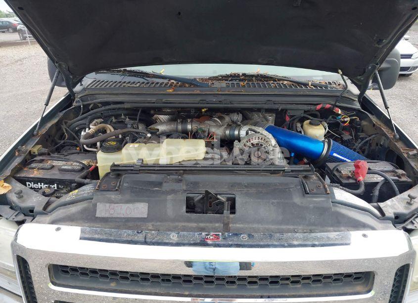 Photo 10 of 2002 Ford Excursion XLT (VIN 1FMSU41F12EB48358)