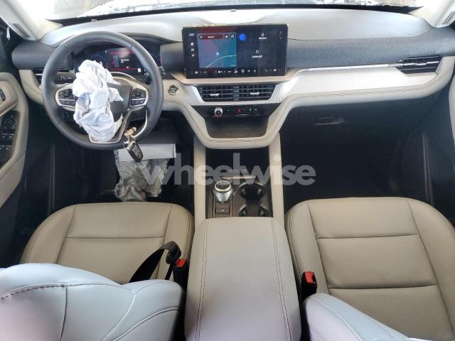 Photo 10 of 2025 FORD EXPLORER ACTIVE (VIN 1FMUK7DH2SGB29786)