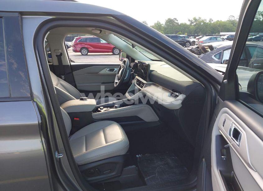 Photo 5 of 2025 Ford Explorer ACTIVE (VIN 1FMUK7DH4SGA37188)