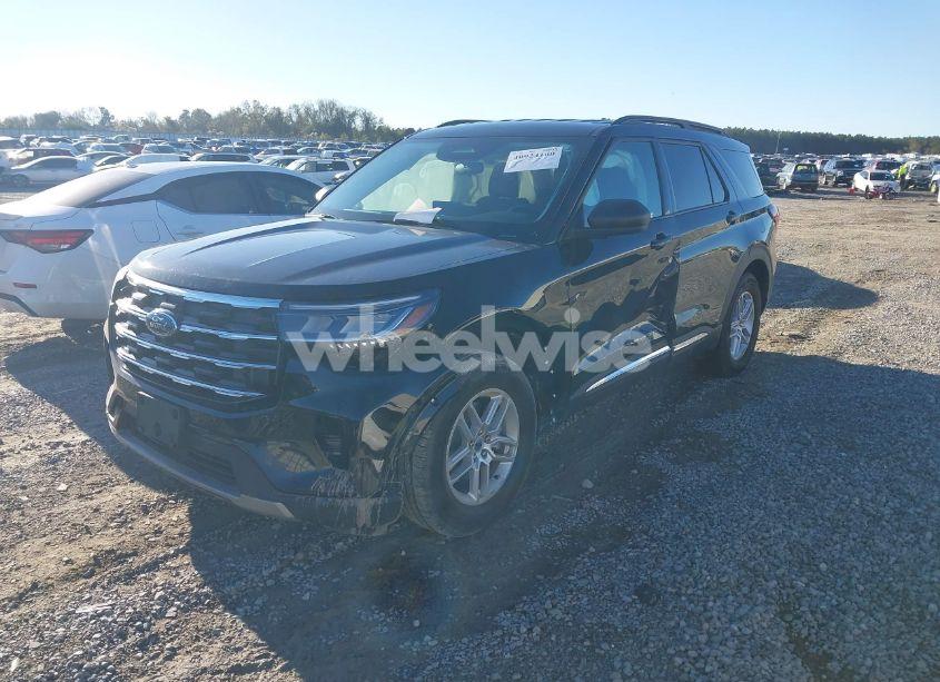 Photo 2 of 2025 Ford Explorer ACTIVE (VIN 1FMUK7DH5SGA42853)