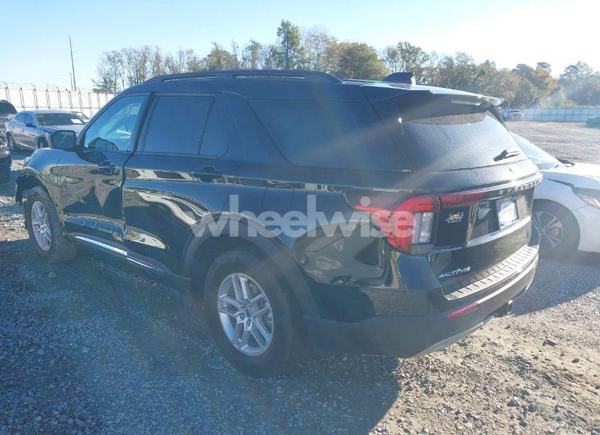 Photo 3 of 2025 Ford Explorer ACTIVE (VIN 1FMUK7DH5SGA42853)