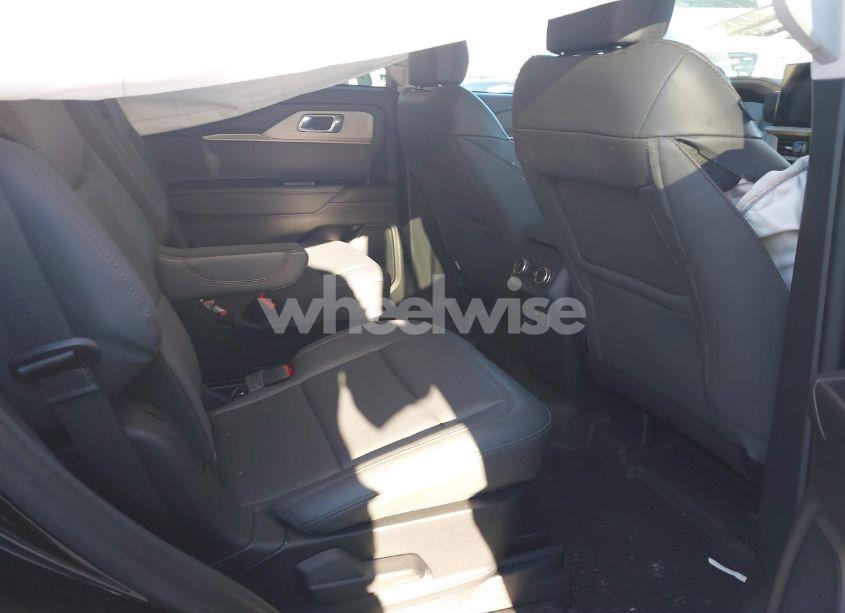 Photo 8 of 2025 Ford Explorer ACTIVE (VIN 1FMUK7DH5SGA42853)
