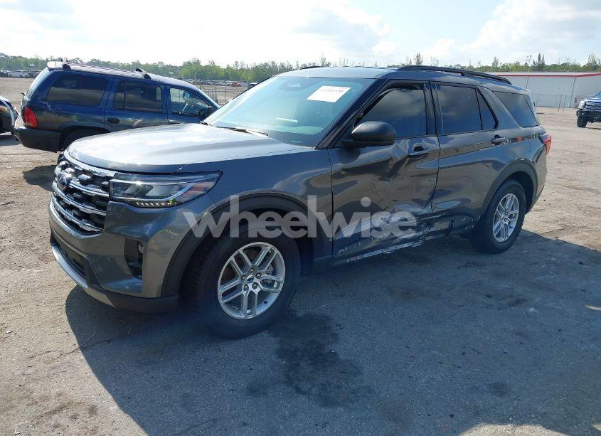 Photo 2 of 2025 Ford Explorer ACTIVE (VIN 1FMUK7DH7SGA49643)