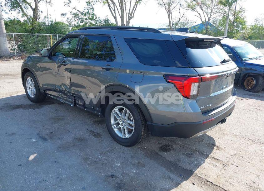 Photo 3 of 2025 Ford Explorer ACTIVE (VIN 1FMUK7DH7SGA49643)