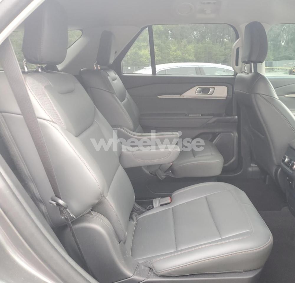 Photo 11 of 2025 FORD EXPLORER ACTIVE (VIN 1FMUK8DH5SGA39246)