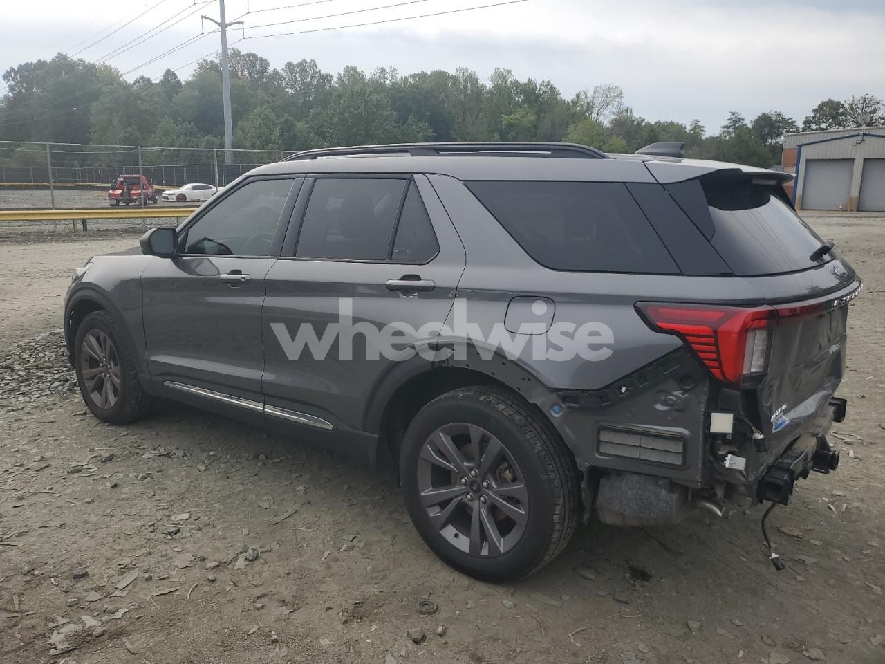 Photo 2 of 2025 FORD EXPLORER ACTIVE (VIN 1FMUK8DH5SGA39246)