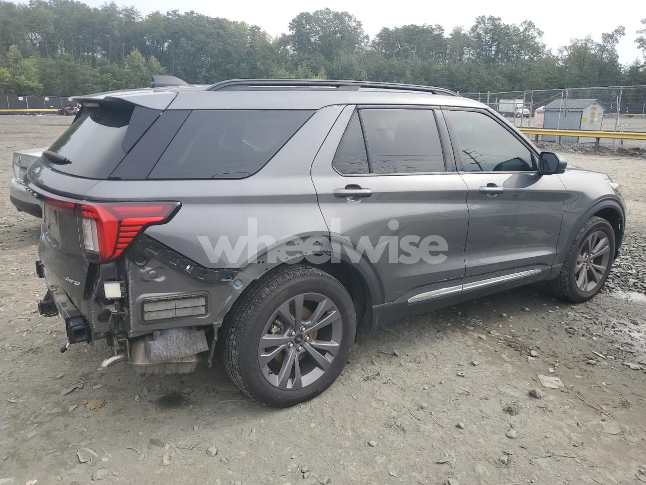Photo 3 of 2025 FORD EXPLORER ACTIVE (VIN 1FMUK8DH5SGA39246)