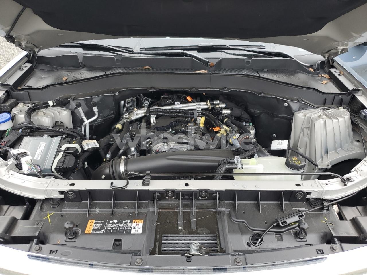 Photo 11 of 2025 FORD EXPLORER ACTIVE (VIN 1FMUK8DH5SGB41551)