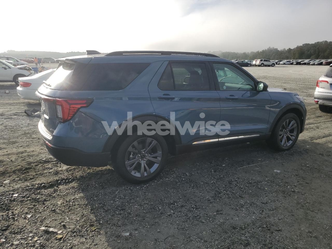 Photo 3 of 2025 FORD EXPLORER ACTIVE (VIN 1FMUK8DH5SGB41551)