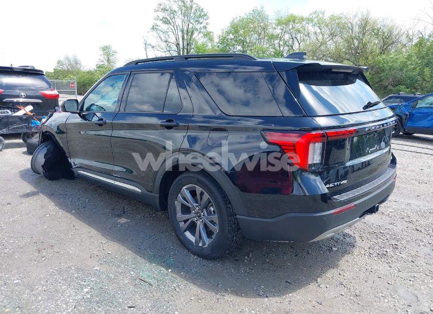 Photo 3 of 2025 Ford Explorer ACTIVE (VIN 1FMUK8DH8SGB17695)