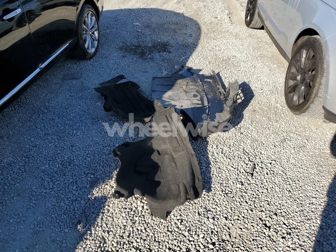 Photo 13 of 2025 FORD EXPLORER ACTIVE (VIN 1FMUK8DHXSGA33393)